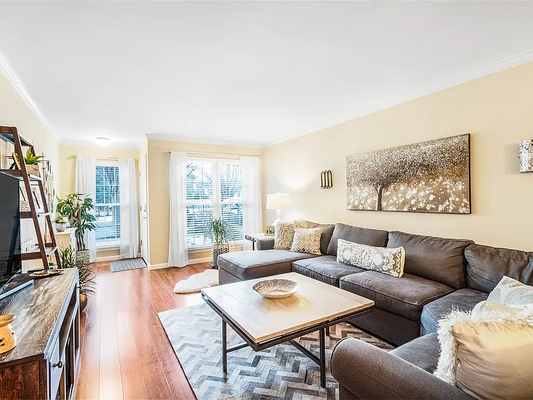 2802 Johnson Cir — Photo 3