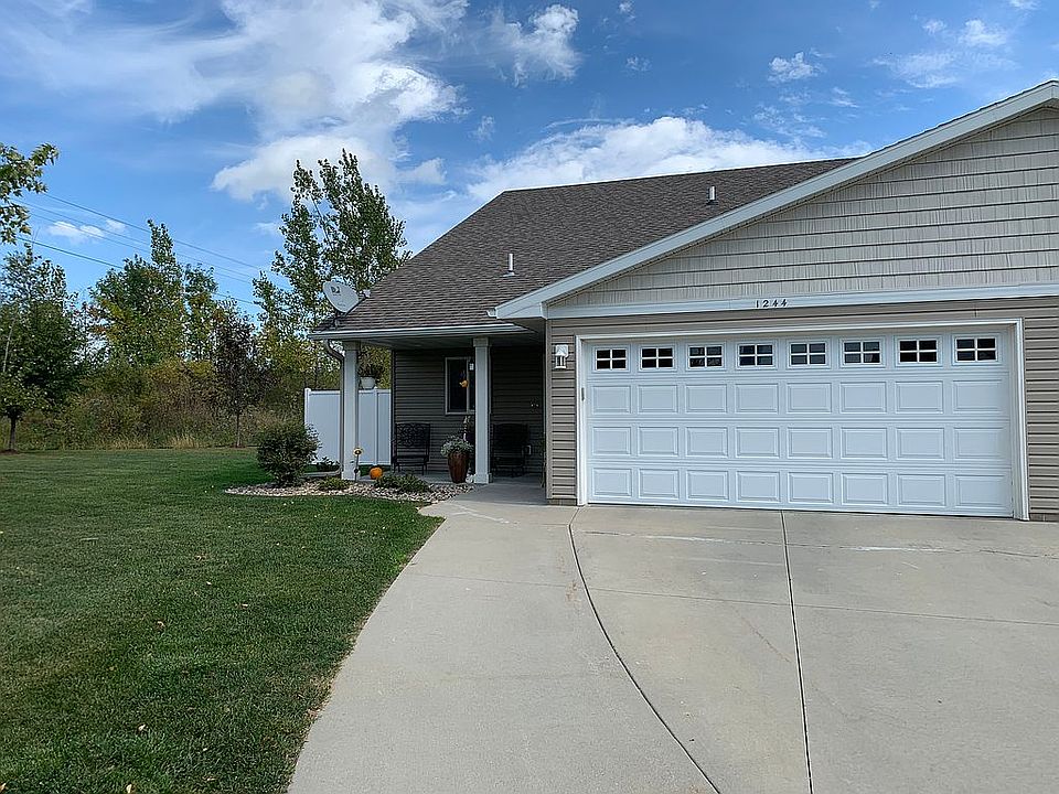 1st image of 1244 Sundance Ct NE