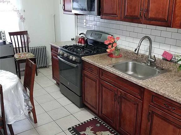 3rd image of 50 Claridge Ave