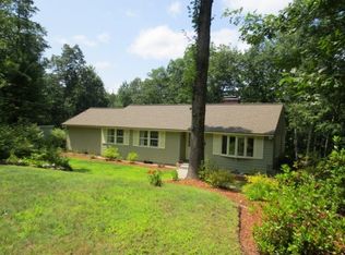 13 Lord Jeffrey Dr, Amherst, NH 03031