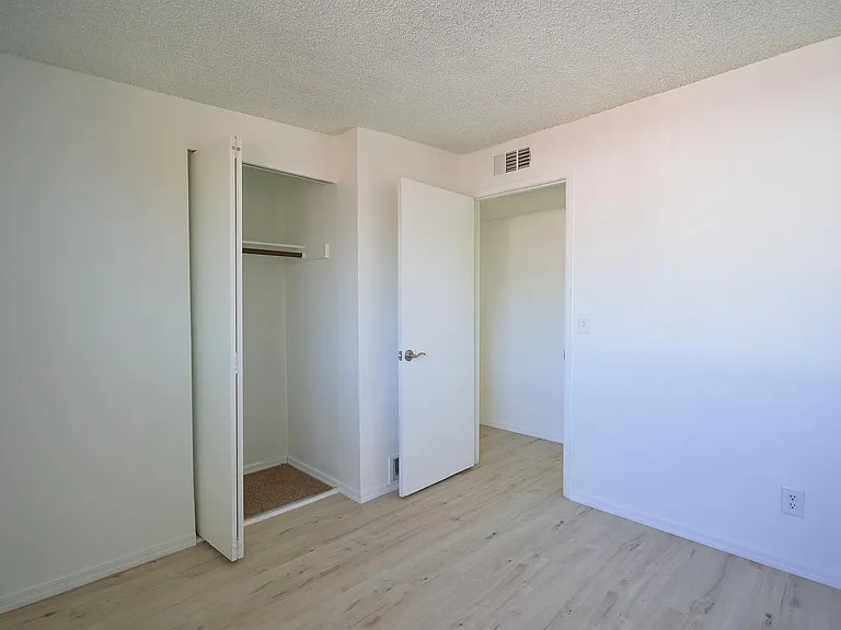 3410 S Mann Ave — Photo 9