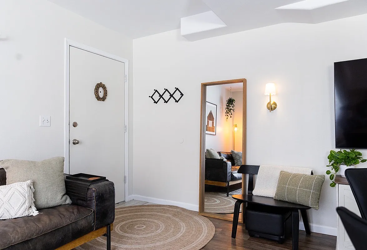 1 bed, 600 sqft, $2,200 — Photo 2
