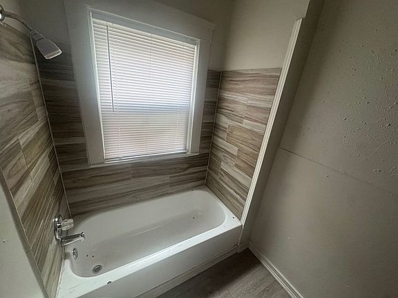 5th image of 800 E 95th St #4