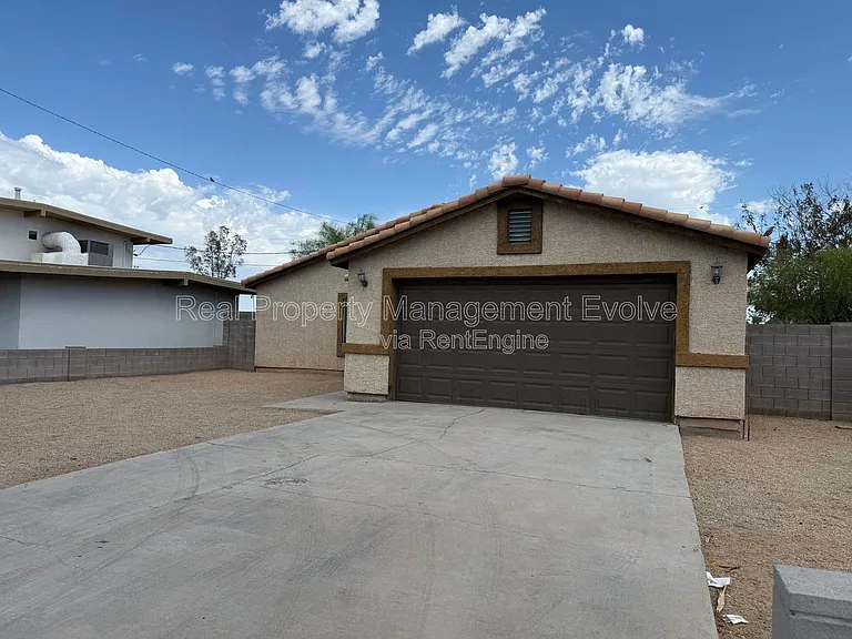 2950 E Mobile Ln — Photo 2