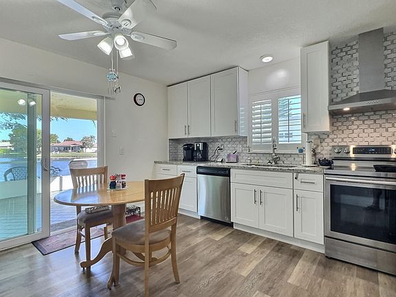 3rd image of 7036 NW 106th Avenue