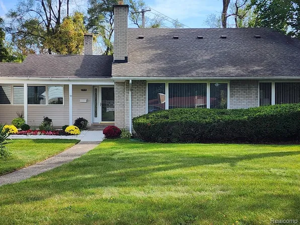 21414 Pierce Ave, Southfield, MI 48075