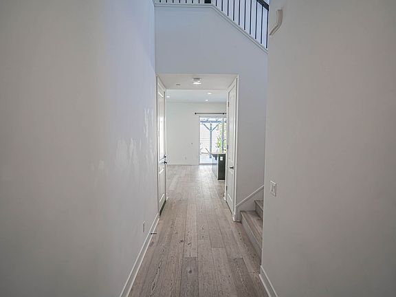 2nd image of 28519 Moyer Ln
