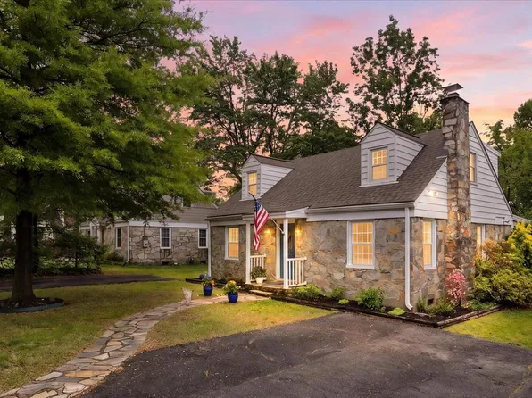 2505 Popkins Ln, Alexandria, VA 22306