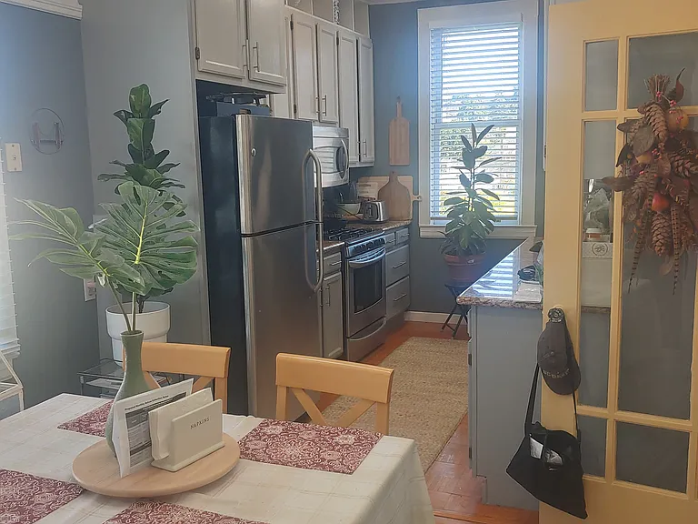 Eat in kitchen
