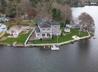 11 Perry Ave, Wareham, MA 02571