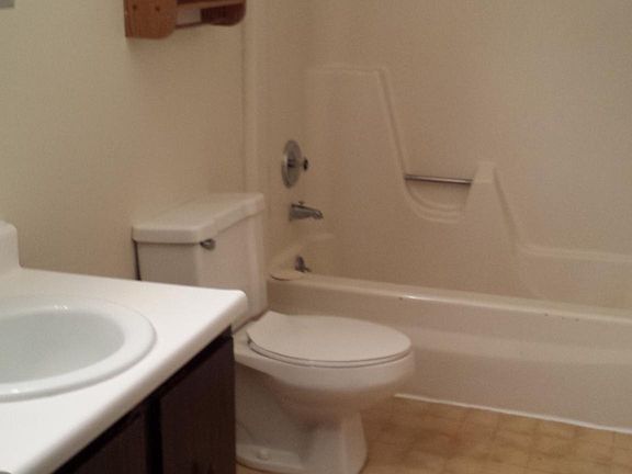 5th image of 4411 Crawford Dr APT 1