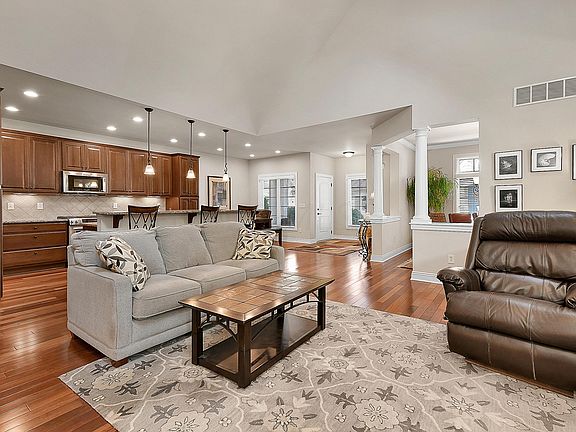 5th image of 9794 Kingston Cir