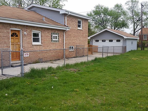 Side of house - long driveway