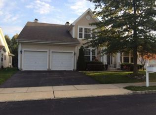 8 Five Bridges Ct, Barnegat, NJ 08005