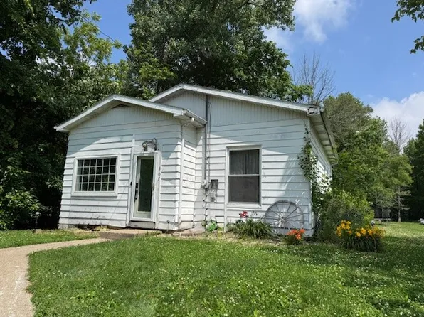 307 E Henry St, Newton, IL 62448