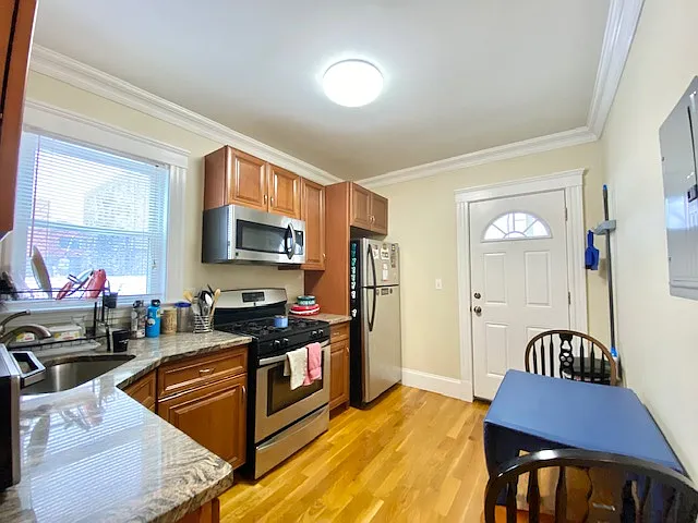 818 Huntington Ave #R — Photo 1