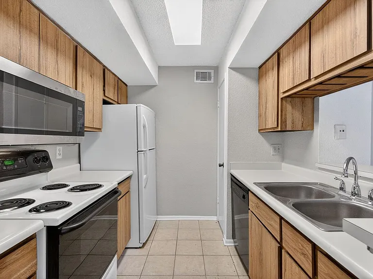 2800 Jeanetta St #1806 — Photo 6