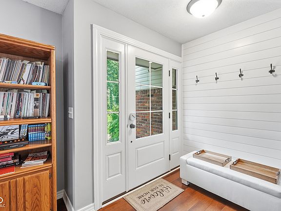 5th image of 7430 Little Oak Ln