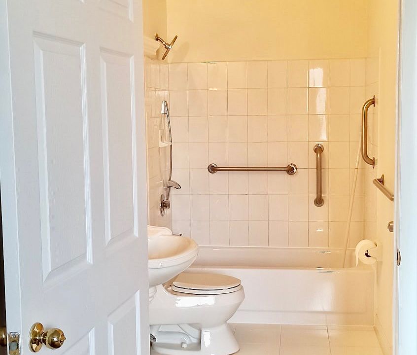 6 New Ln, Staten Island, NY 10305 Zillow