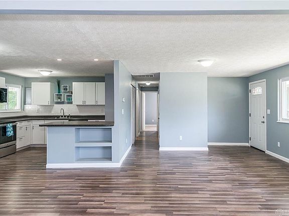 5th image of 4425 Lambeth Dr
