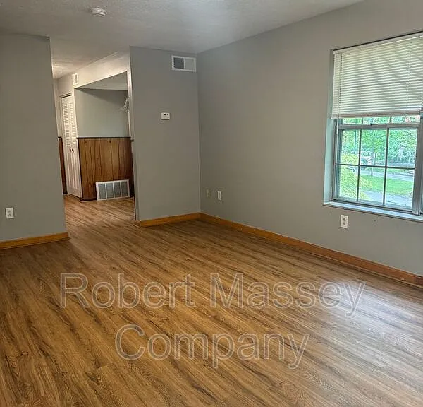 2124 Cherokee Pkwy #105 — Photo 4