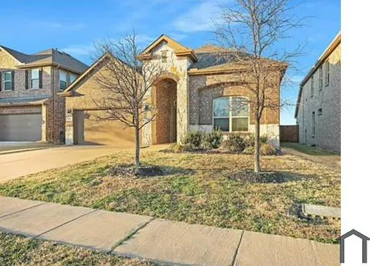 421 Maverick St — Photo 3