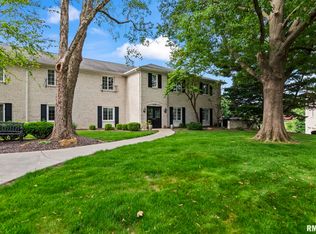 3136 Huntington Woods Dr APT E, Springfield, IL 62704