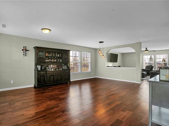 3rd image of 5928 Newhall Dr