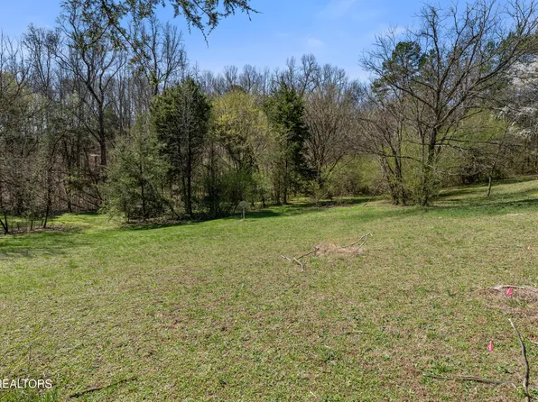 Montview Rd, Lenoir City, TN 37771