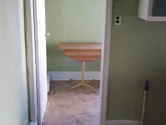 5th image of 411 E Girard Ave