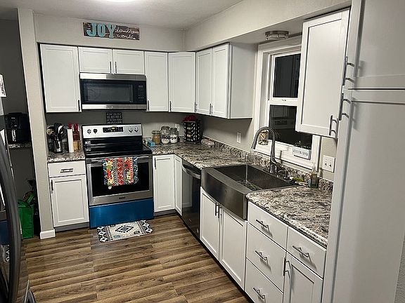 4th image of 117 W Hillcrest Dr