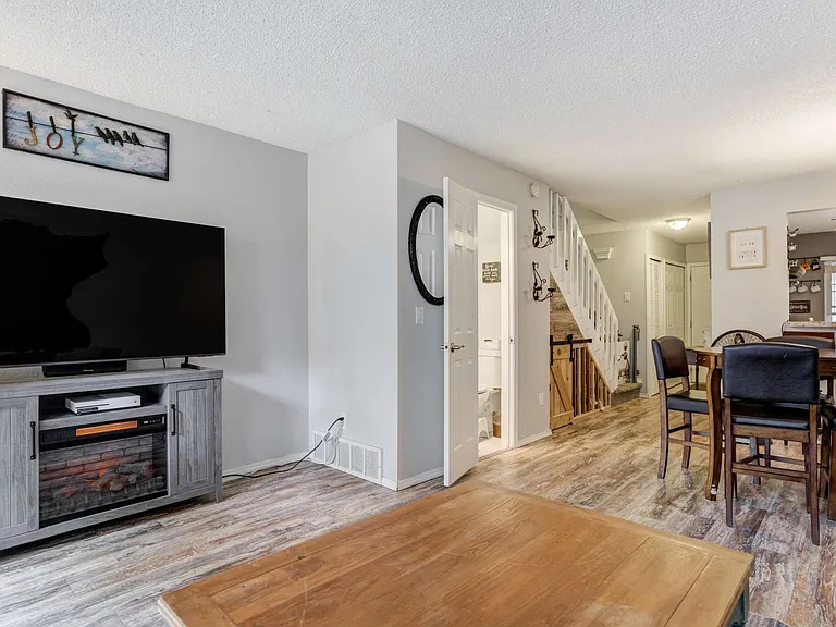 2544 Blazek Loop — Photo 49
