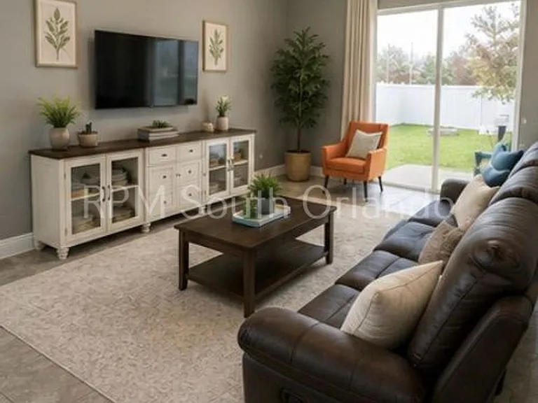 1070 Grand Hilltop Dr — Photo 3