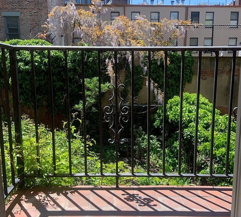 2nd image of 248 W 21st St #B2