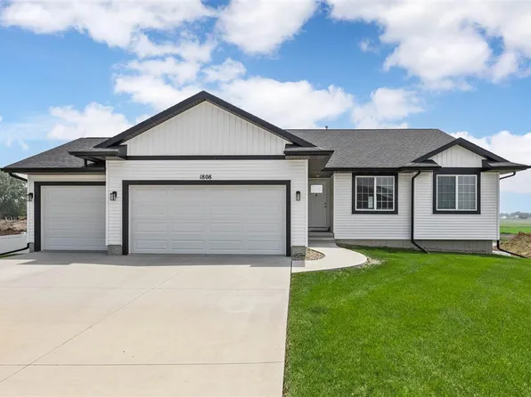 1808 Scarlet Sage Dr SW, Cedar Rapids, IA 52404