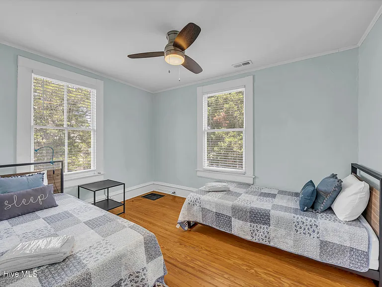 1517 Market St — Photo 24