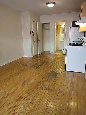 3rd image of 204 Livingston St APT 21