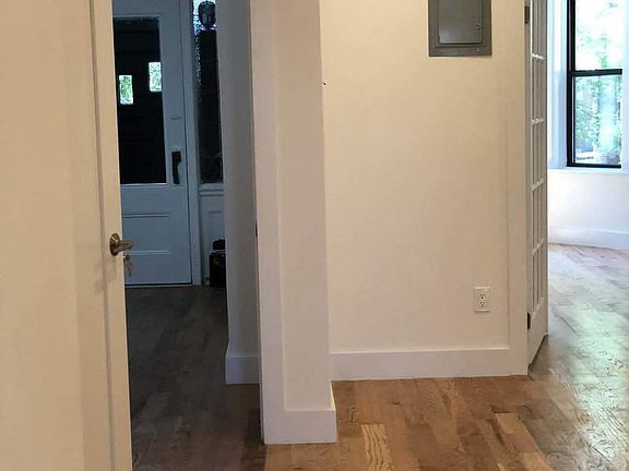 5th image of 420 Cornelia St