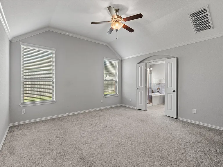 636 Maple Point Dr E — Photo 19