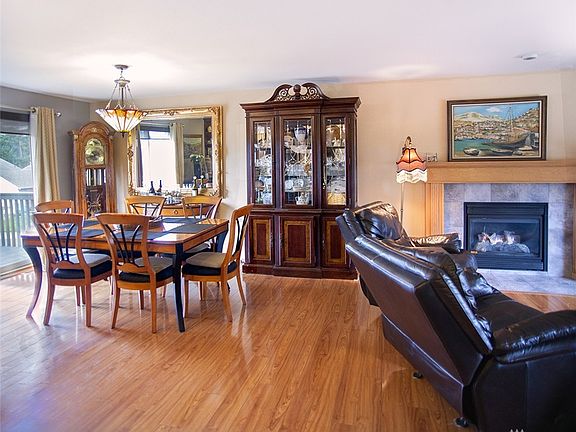 3rd image of 11618 123rd Avenue Ct E
