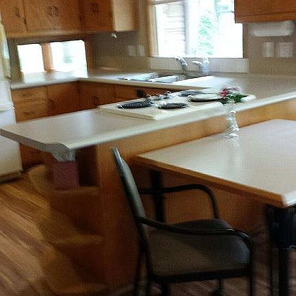 11' x 16.5'  Oak Cabinets