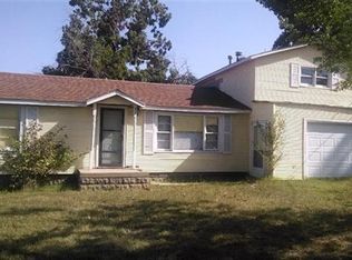 717 E Country Rd, Columbus, KS 66725