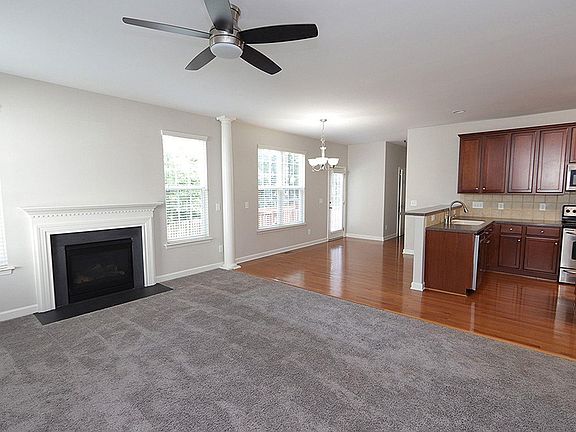 4th image of 614 Redford Place Dr