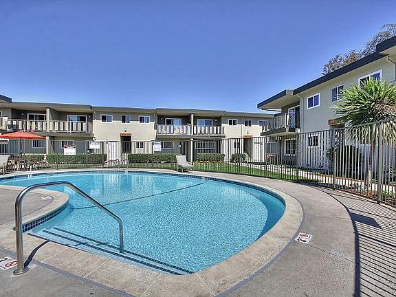 3rd image of 471 Acalanes Dr APT 40