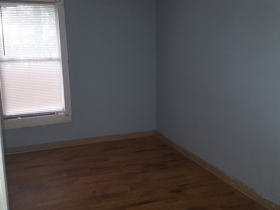 2nd image of 2103 S Chestnut St