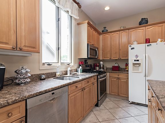 3rd image of 5527 N Kildare Ave