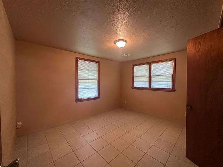 16881 Beau Kay Dr — Photo 33