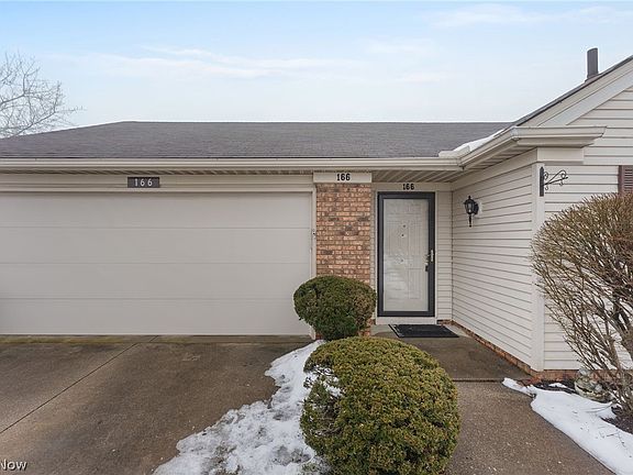 3rd image of 166 Sturbridge Dr
