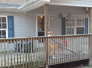 6044 Kelleys Creek Rd, Mammoth, WV 25132