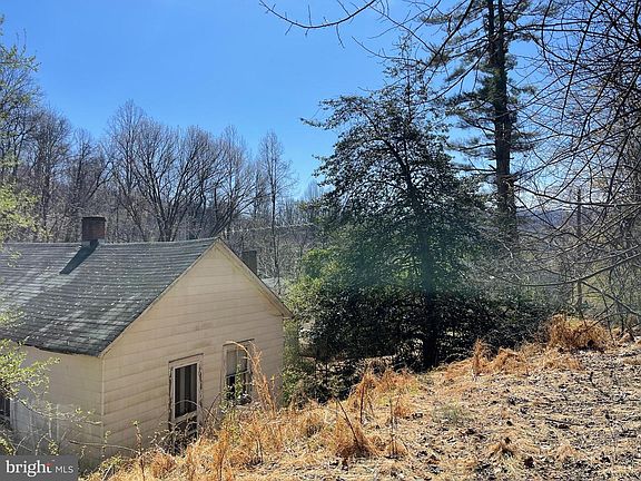 5th image of 4100 Heards Ln